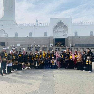 Menjelang musim haji 1446 H/2025 M, Pemerintah Arab Saudi memberlakukan serangkaian kebijakan ketat untuk mengatur akses masuk ke kota suci Makkah dan Masjidil Haram. Langkah ini diambil untuk memastikan kelancaran dan keamanan pelaksanaan ibadah haji bagi jutaan jemaah dari seluruh dunia.